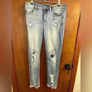 KanCan Estilo women’s high rise distressed skinny jean